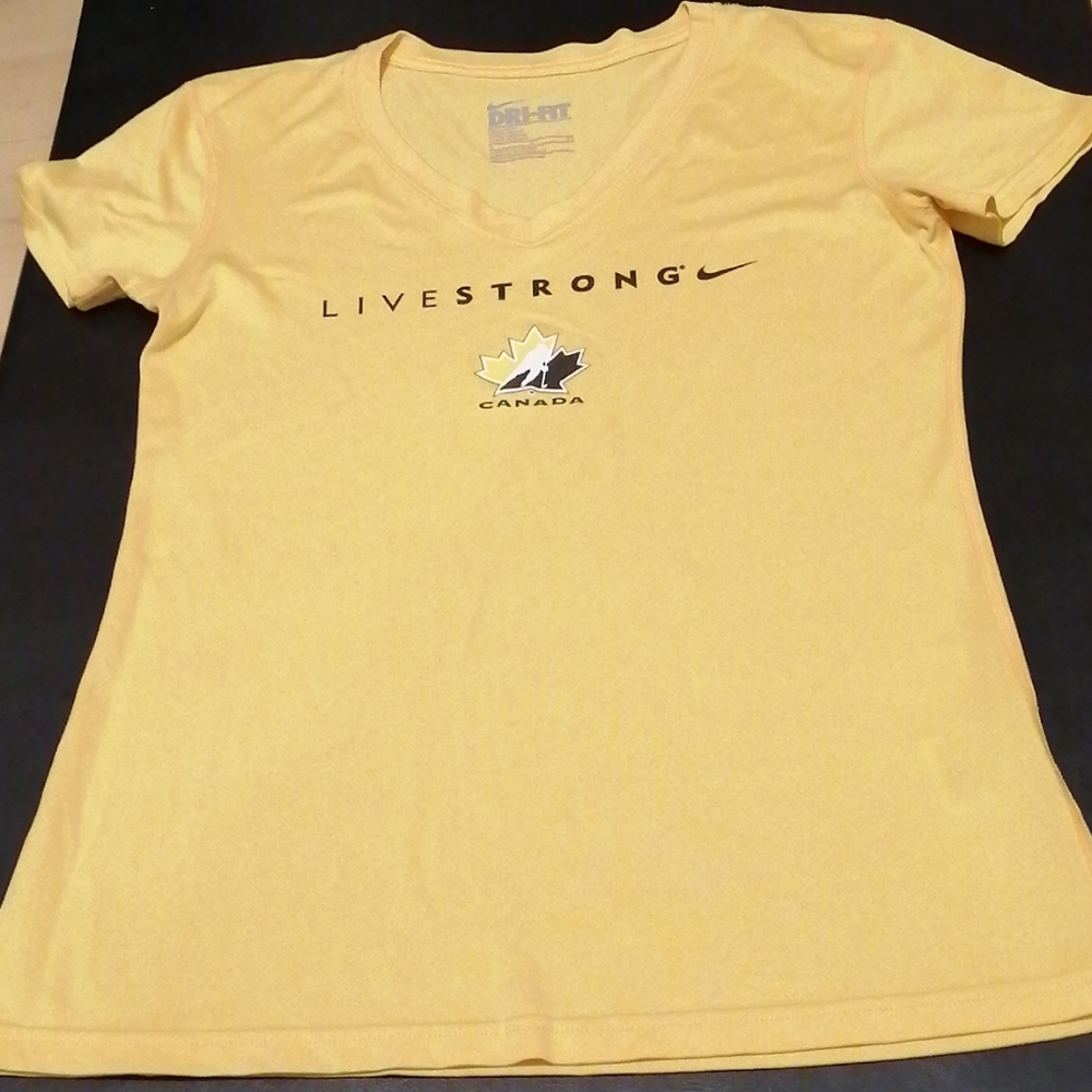 Nike's t. Shirts